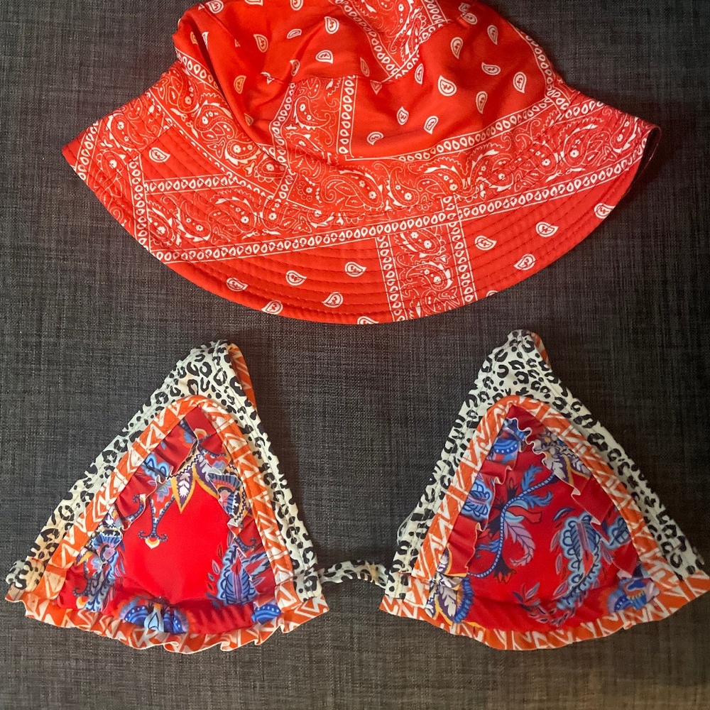 Swimsuit Similar to Kylie Jenners! Free Hat!